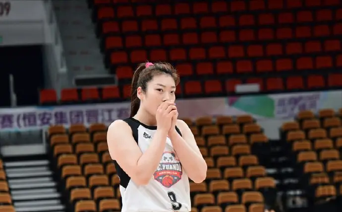 女篮超豪华之师来了！李梦韩旭王思雨李缘刘禹彤联手，全力冲金牌