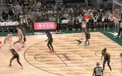 队友不给力！李月汝仅3分4篮板真因，3人5次“连线”失败