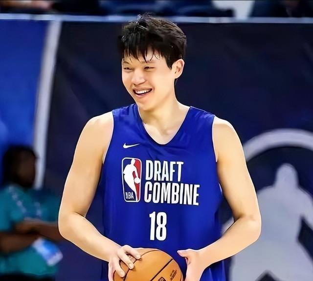杨瀚森确认回国备战亚洲杯！郭士强还会再把他当蓝领吗？