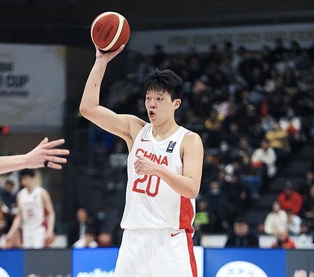 杨瀚森确认回国备战亚洲杯！郭士强还会再把他当蓝领吗？