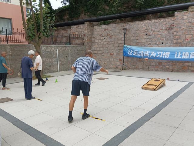高邮湖路社区举办趣味运动会