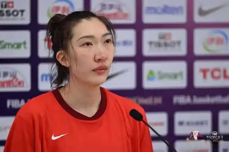 亚洲杯落幕！女篮泪洒领奖台，众将发文告别，4朝元老有意宣退