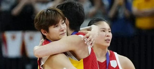 不是王思雨！丢冠第3天，中国女篮首位留队老将确定！