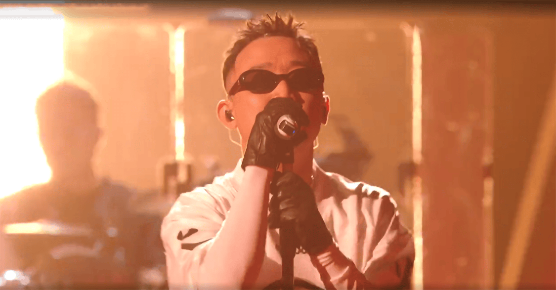 《歌手2025》第九期，GAI欲怒摔桌，意外被抬，瞬间翻脸