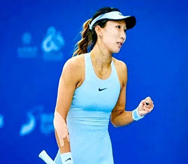 WTA布拉格，中国一金花遭遇一轮游，00后美少女2-0横扫，又成独苗