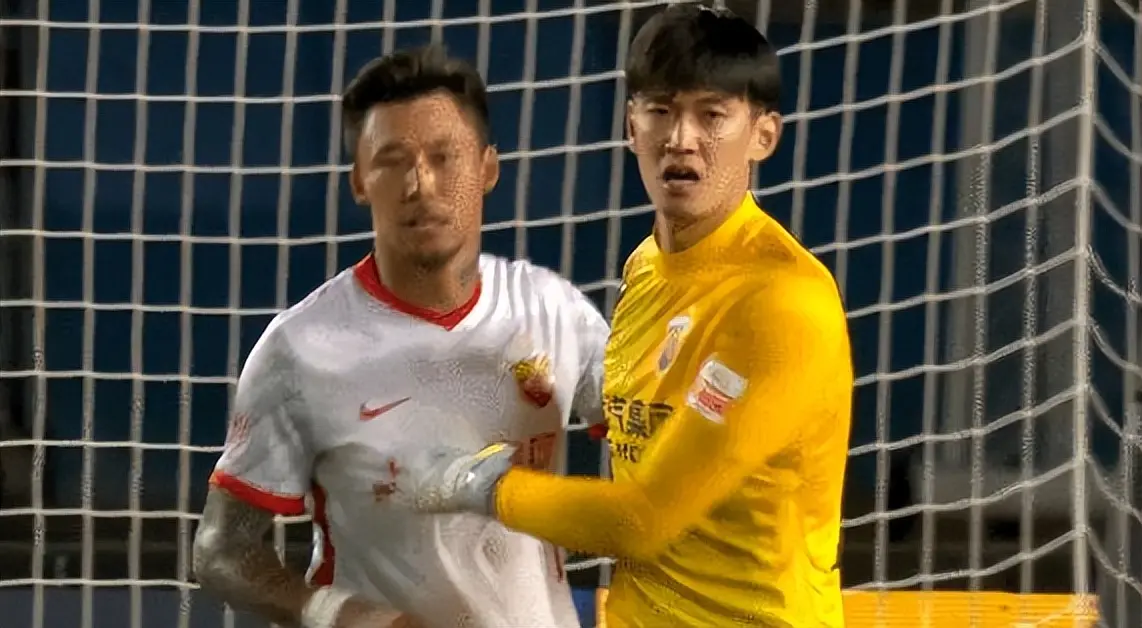 上海海港VS梅州客家首发预测：巴西双腰坐镇，夏窗新王牌领衔，莱昂纳多冲锋
