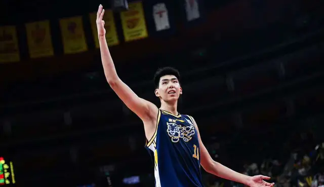 广东宏远28分大胜！杜锋结束3连败，徐昕6分4篮板，杨溢大爆发