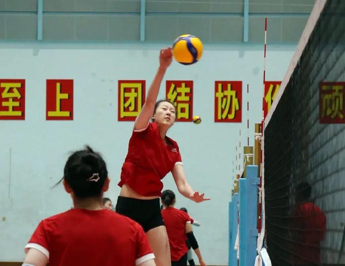 中国女排出征世锦赛 时间公布 冯坤接待 赵勇将进行两场教学赛