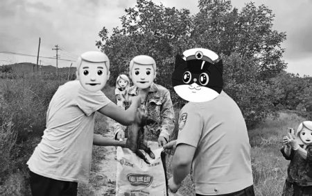 ���羯�����������һֻС���