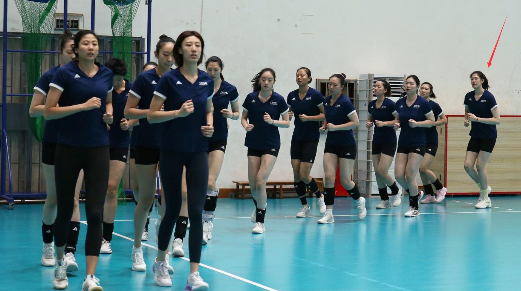 李盈莹归队训练但世锦赛出战存疑！大名单未决定 赵勇立两项目标