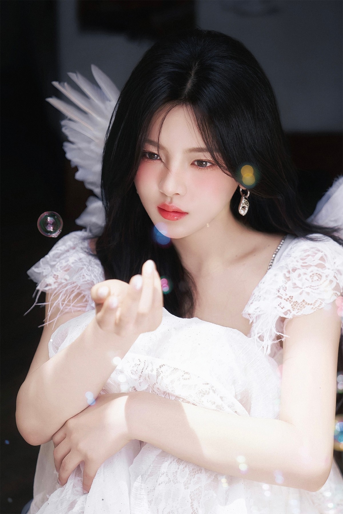 杨超越天使造型太美了
