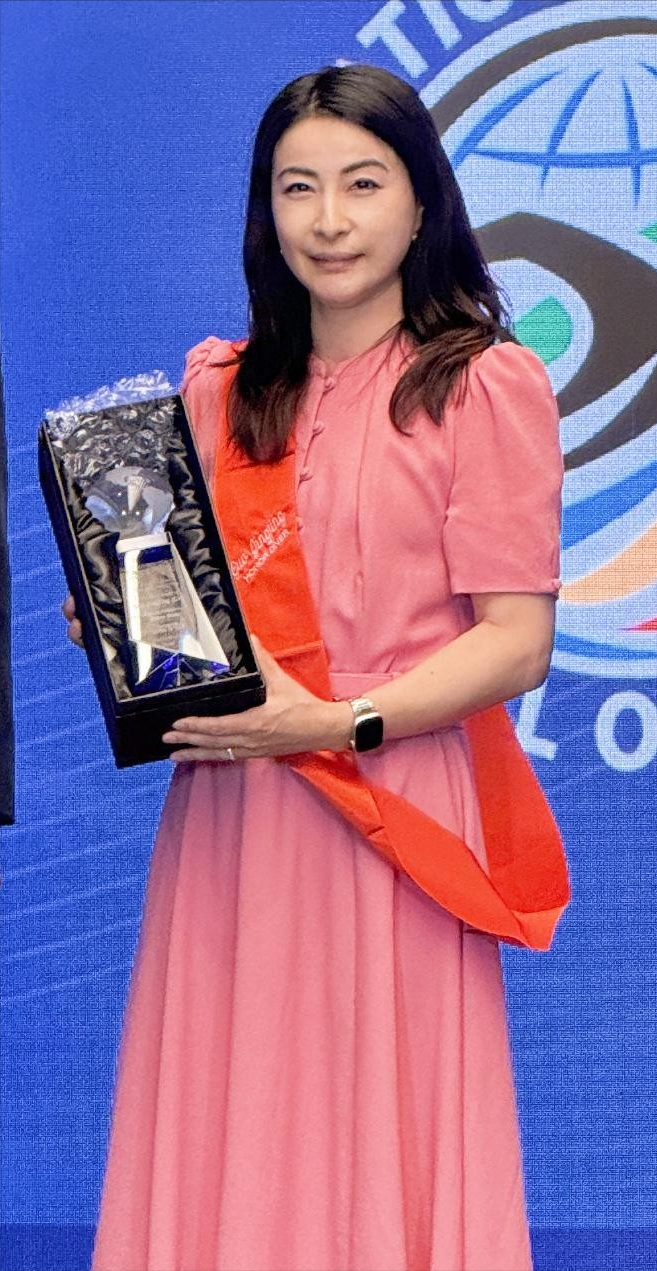 郭晶晶传新喜讯，43岁再破天花板，级别不一般，霍启刚真出力不少