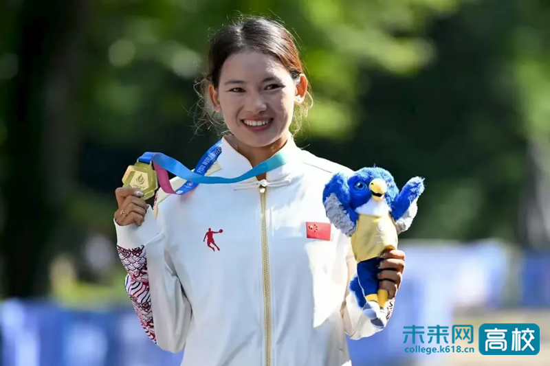成都体育学院马秀针斩获第32届世界大学生夏季运动会女子半程马拉松冠军