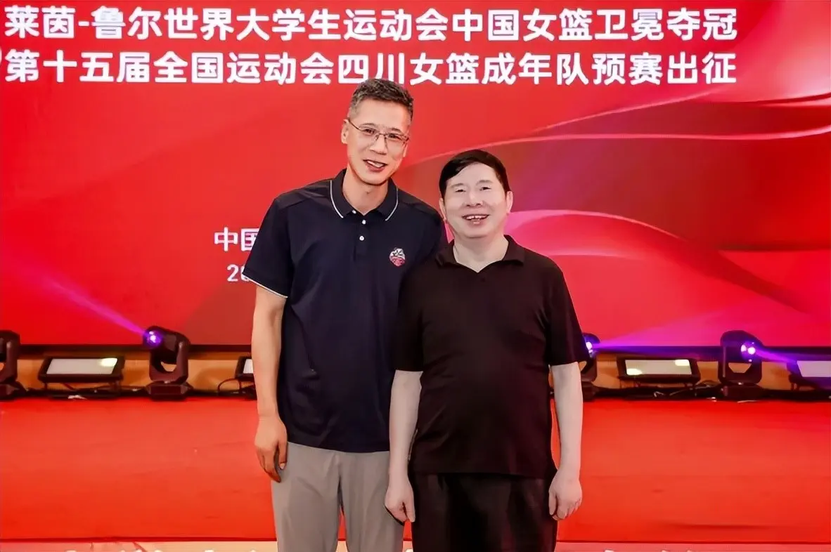 100万元！女篮蝉联冠军后再获重奖，刘禹彤发言，宫鲁鸣羡慕吗？