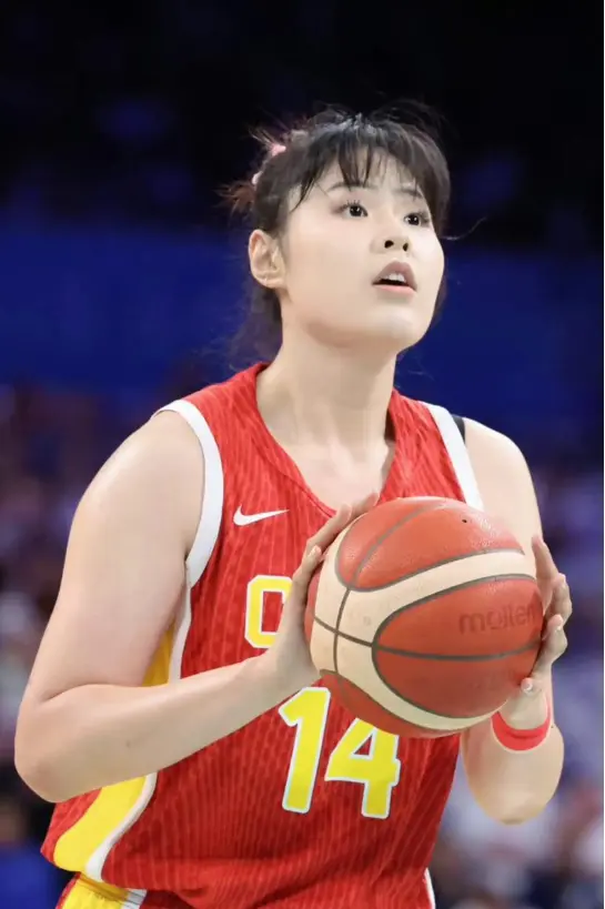 宫鲁鸣拉上女篮“超豪华天团”，再战日本队能赢成啥样？