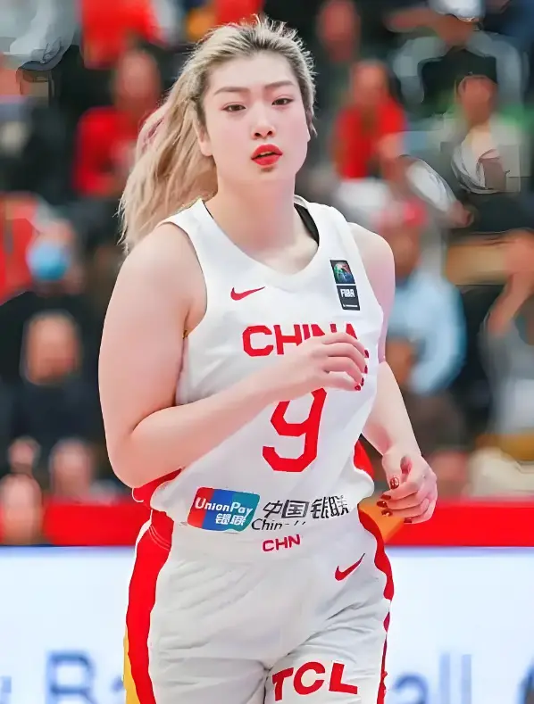 李梦知错就改，明年世界杯还能被宫鲁鸣选中成为首发阵容的一员吗