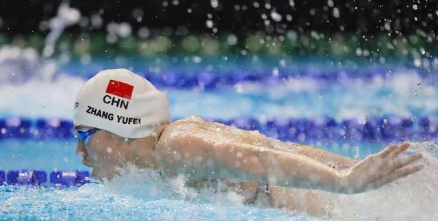 游泳世锦赛男女4×100米混合泳接力决赛中国队3分39秒99夺得银牌