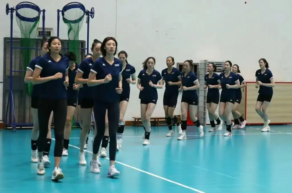 不藏了！赵勇放豪言谈世锦赛目标 李盈莹提升球队自信 球迷祝福