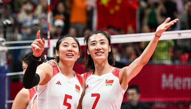 中国女排备战世锦赛：李盈莹归队，赵勇召回郎平爱徒，7仙女冲冠
