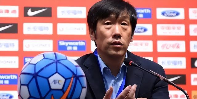高洪波为何至今被球迷认可，曾带队战胜法国和韩国，未来去向分析