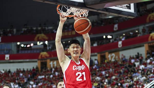 CCTV5直播中国男篮征战亚洲杯，名嘴回应能否夺冠，有3个竞争对手