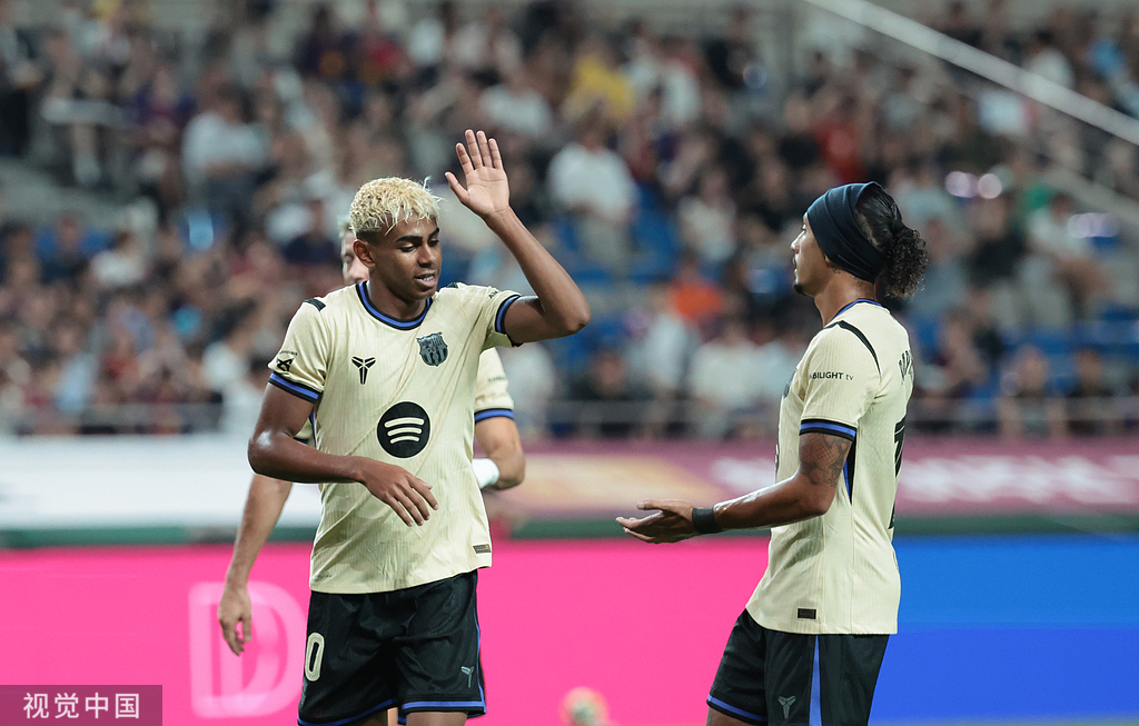 半场|巴塞罗那3-2首尔FC 亚马尔双响莱万建功