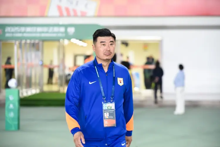 山东泰山客战成都，黄政宇有状况，2大主力缺席，4名新人随队出征