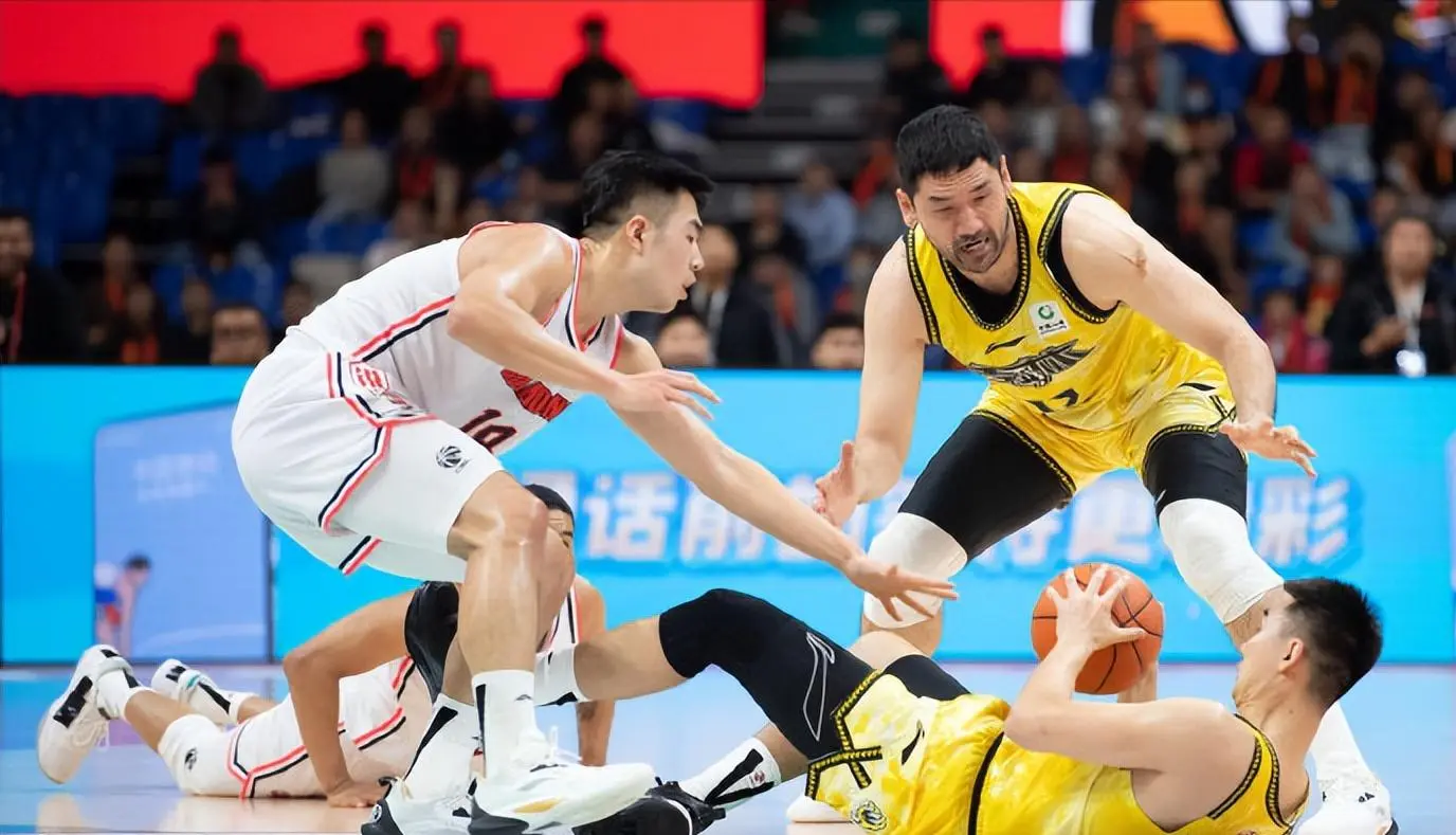 达成续约！张文逸1年合同留在广东宏远，拒绝其他俱乐部高薪