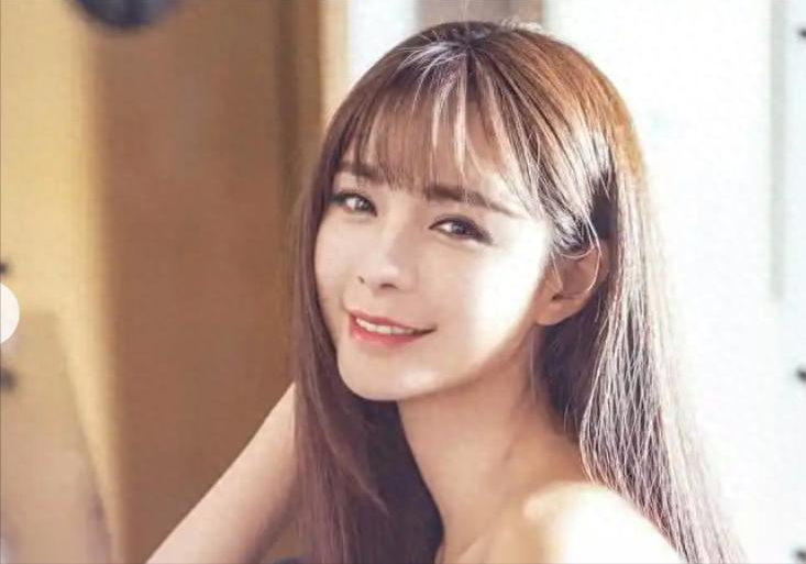 “嫁入豪门”沈梦辰：住两亿别墅 请4个保姆，为嫁富豪苦等9年