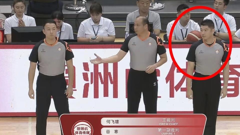 广东男篮没徐杰真不行，徐昕战术地位很痛苦，杜锋外甥做裁判！