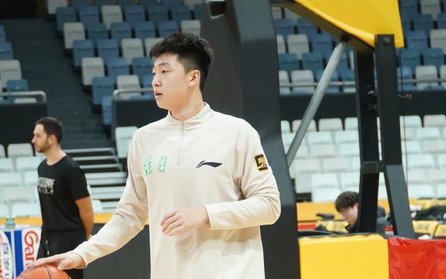 辽宁男篮2将被罚，引发连锁反应，王岚嵚留队，4号位还得靠李晓旭