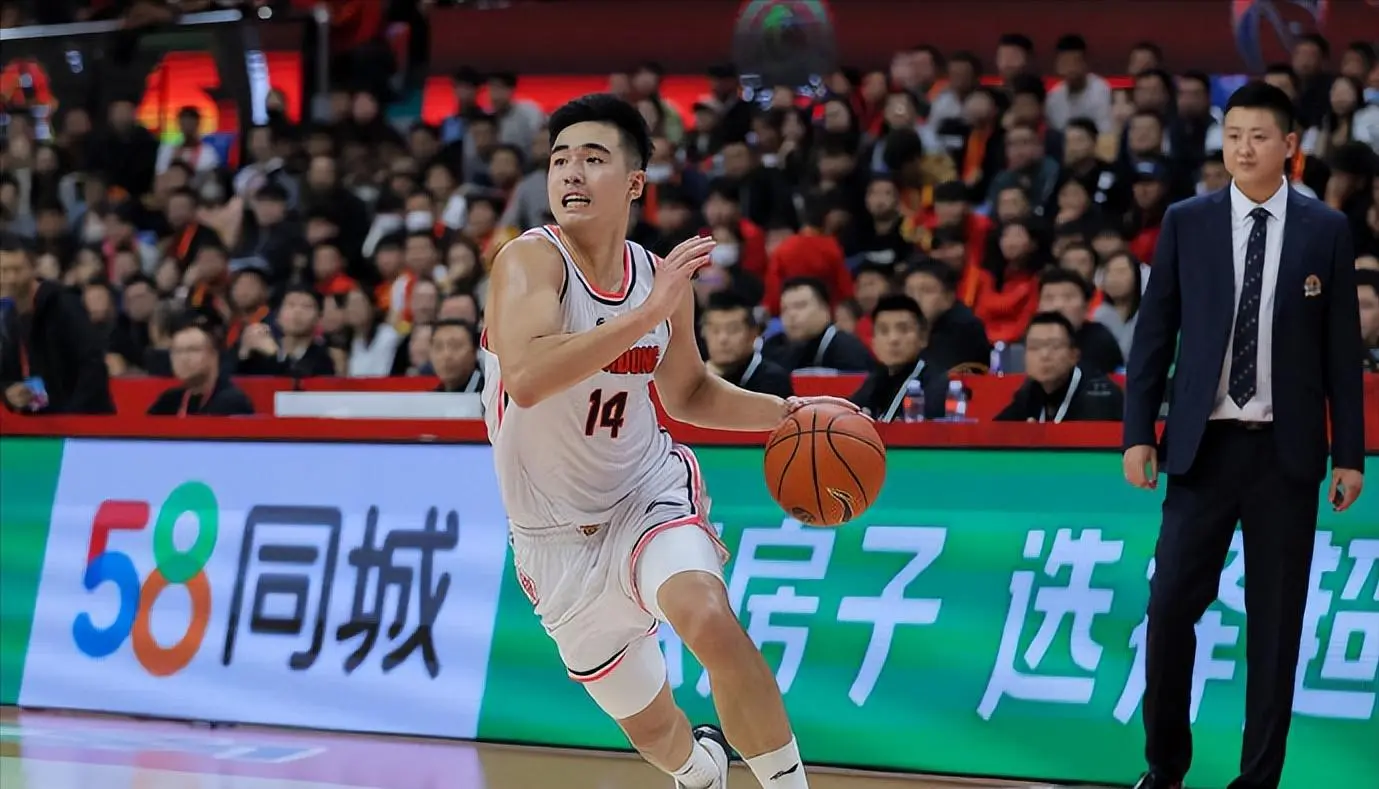 达成续约！张文逸1年合同留在广东宏远，拒绝其他俱乐部高薪