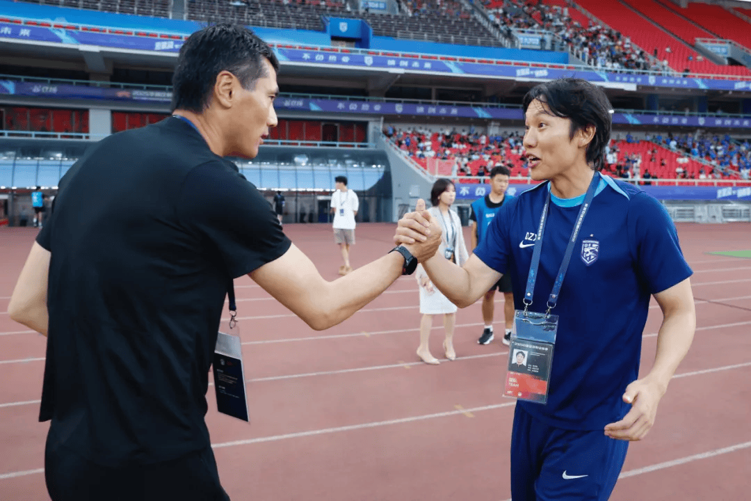 《足球》：与其投注韩国教练，不如给年轻本土教练机会