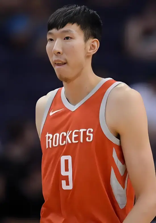 周琦其实也想去海外打球提高技术和能力，无奈妻子不允许，太难了