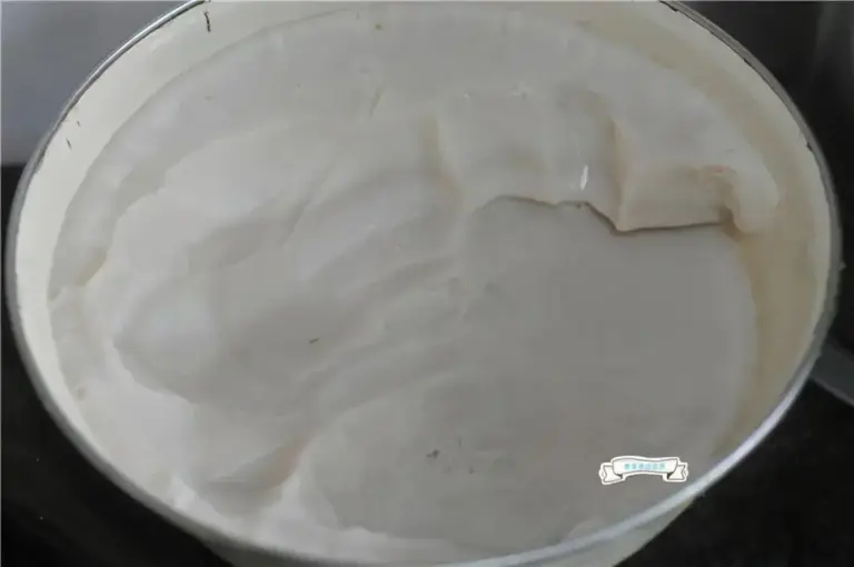 炒花生米的好方法，只需半勺油，粒粒酥脆，放7天都不返潮！