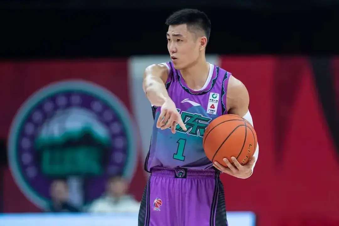 你认为高诗岩挤掉徐杰进入中国男篮世界杯12人名单合理吗？