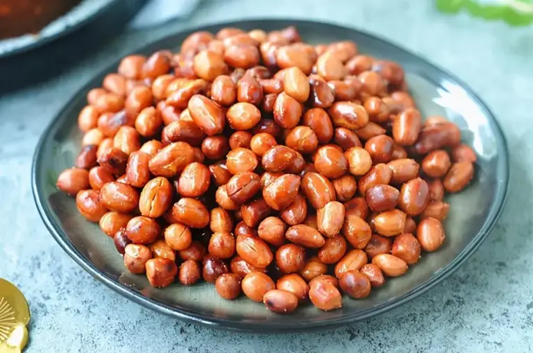 炒花生米的好方法，只需半勺油，粒粒酥脆，放7天都不返潮！