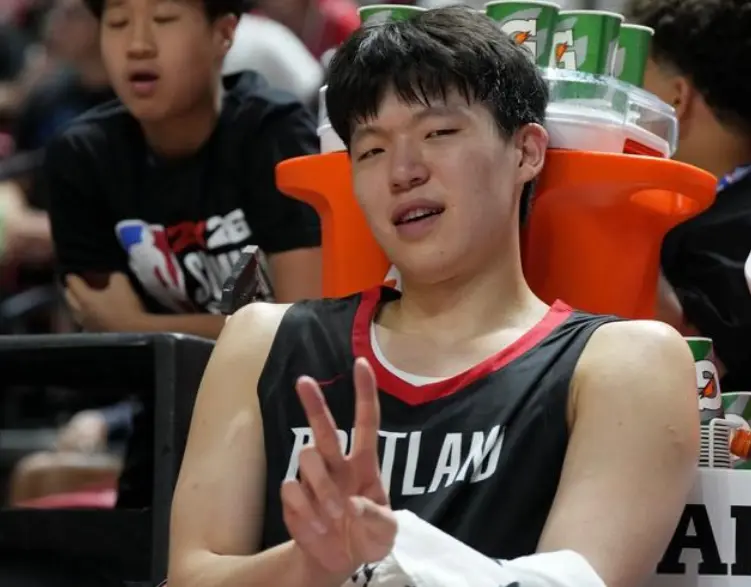 不敢冒险！火箭错失2米11潜力中锋，休城旧将认为杨瀚森被严重低估