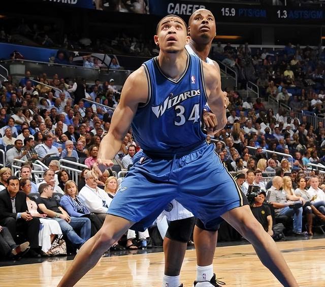 确定！16年传奇落幕，再见了，三届冠军中锋，NBA生涯彻底结束