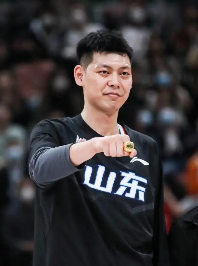 令人唏嘘！他才26岁，曾是国青大腿，助辽篮夺冠，如今沦落野球场