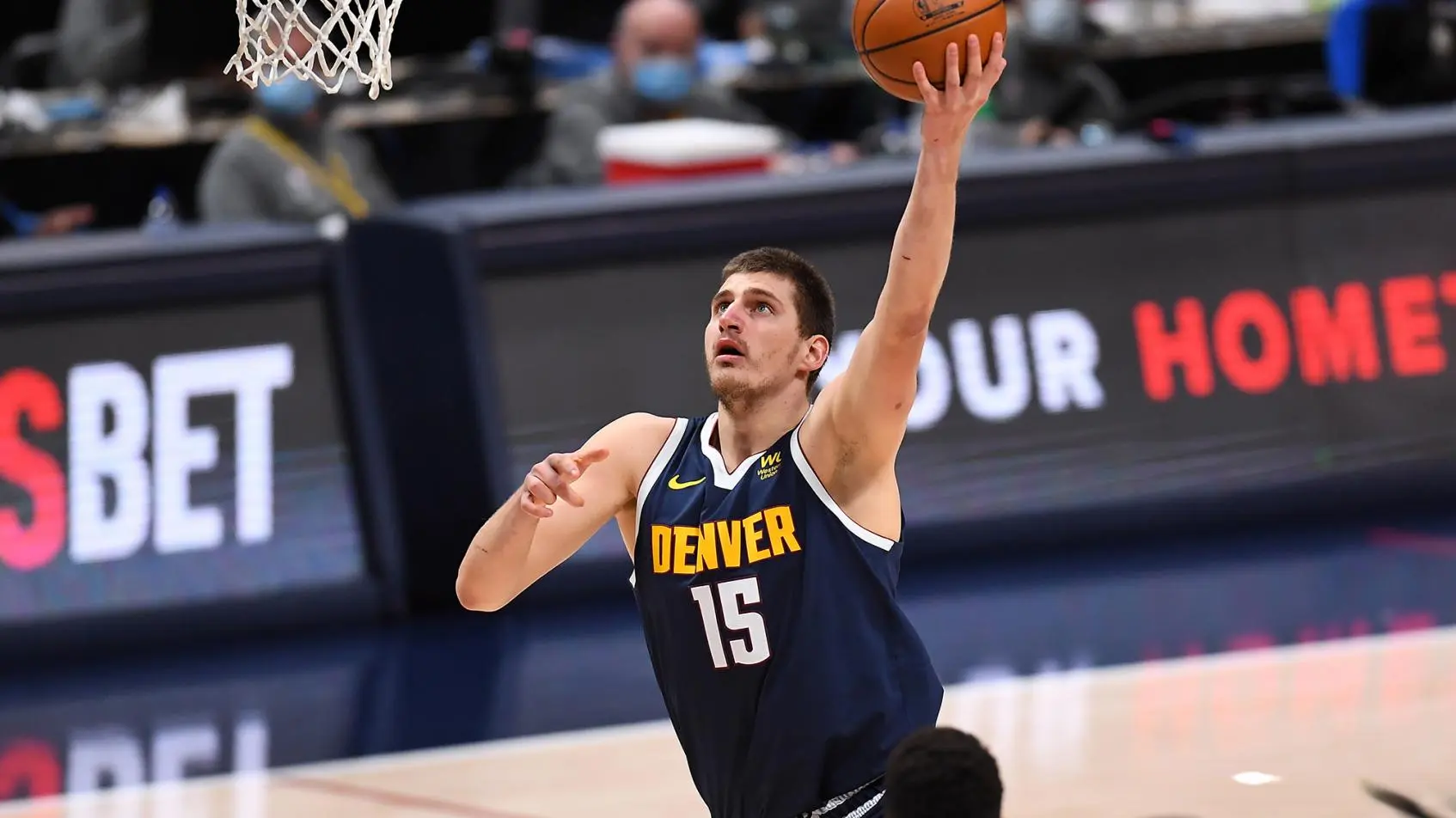 约基奇放到四大中锋里会怎样？ 他还会不会是3届常规赛MVP？