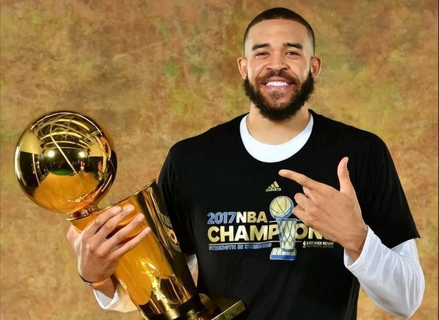 确定！16年传奇落幕，再见了，三届冠军中锋，NBA生涯彻底结束