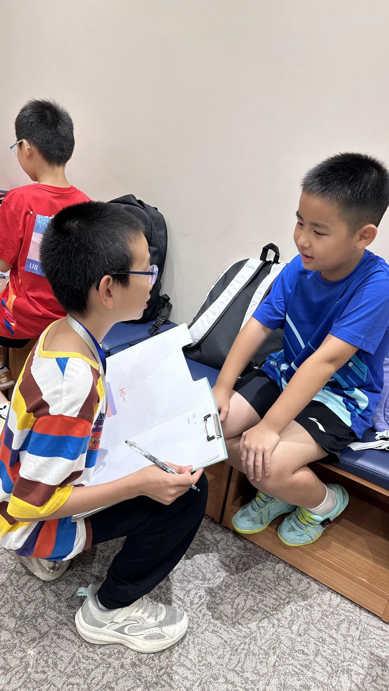 校园新探| 浙江青少年乒乓球联赛：马龙开球见证传承力量