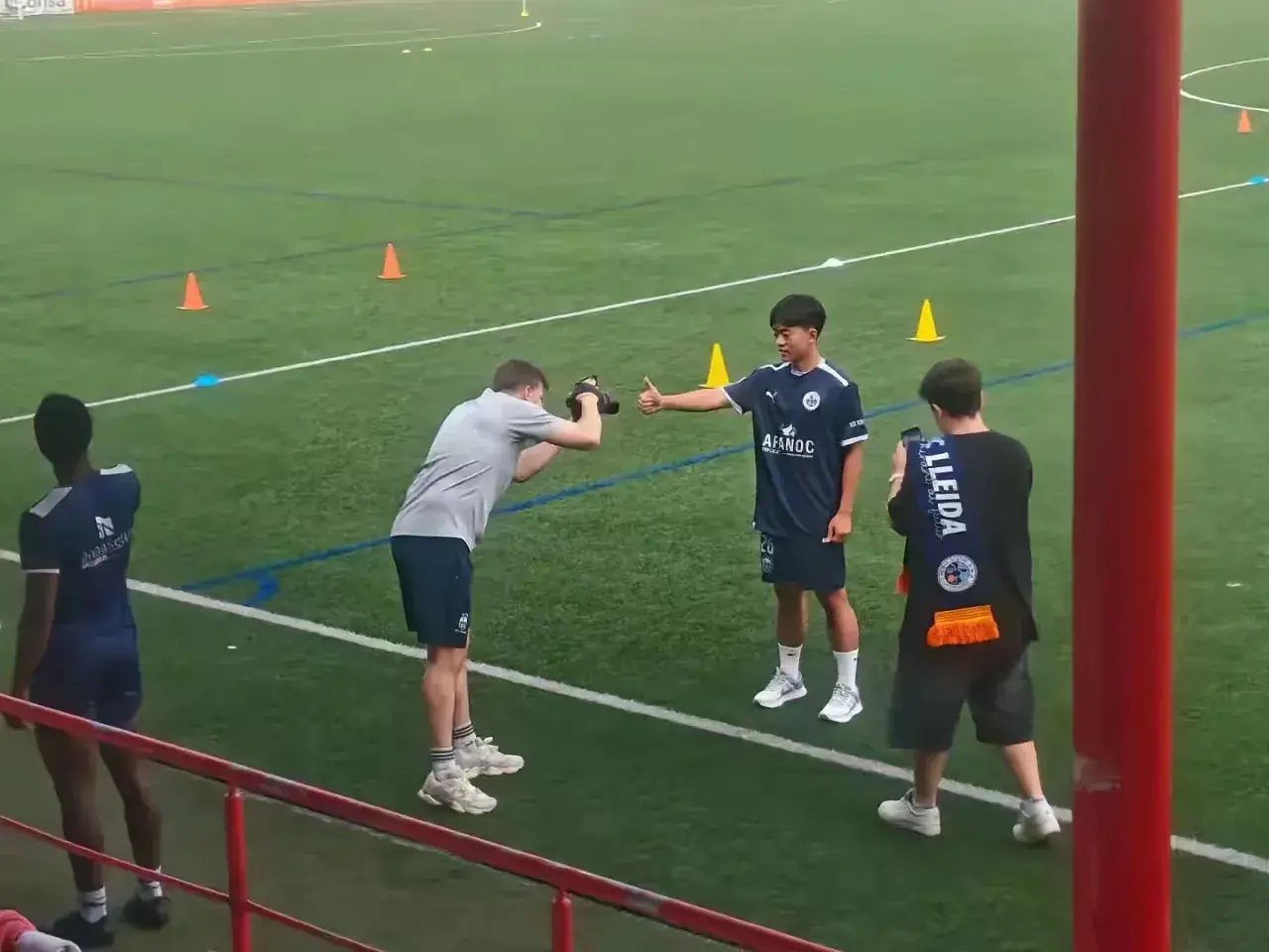 2名小将正式留洋 16岁拿到西班牙职业合同 20岁能踢西乙 争取西甲