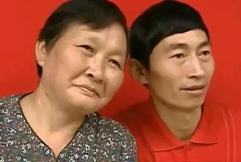 当55岁母亲遇上58岁儿媳，55岁母亲：我叫她姐还是她叫我妈？