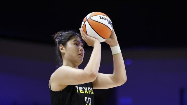 李月汝5中1仅3分：仅8分钟末节基本被弃用 飞翼遭狂热5连杀