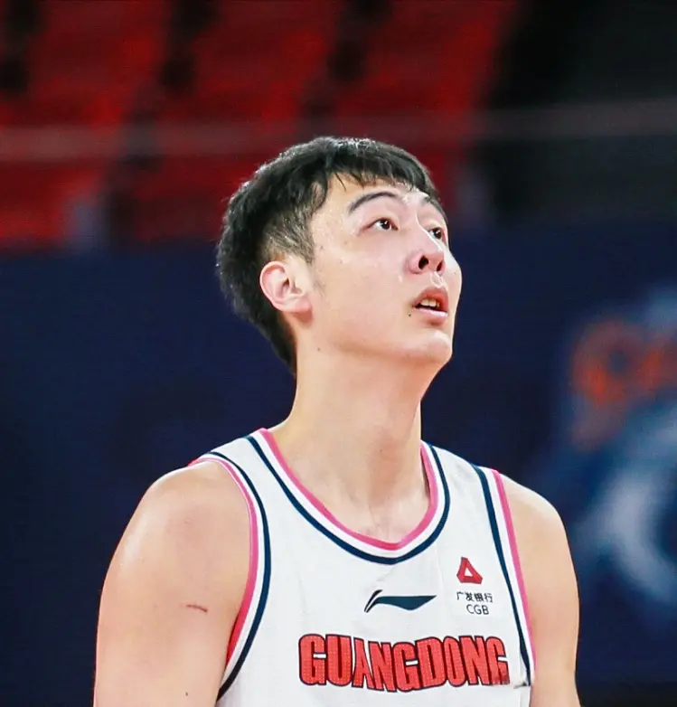杜锋重点培养之人离开，22岁的他告别广东队，理由说出来令人心碎