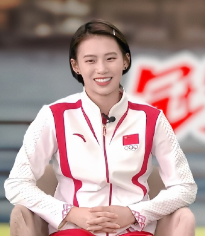陈芋汐谈全红婵不在身边，直言压力大但会扛起责任，夺冠后一度哭成泪人