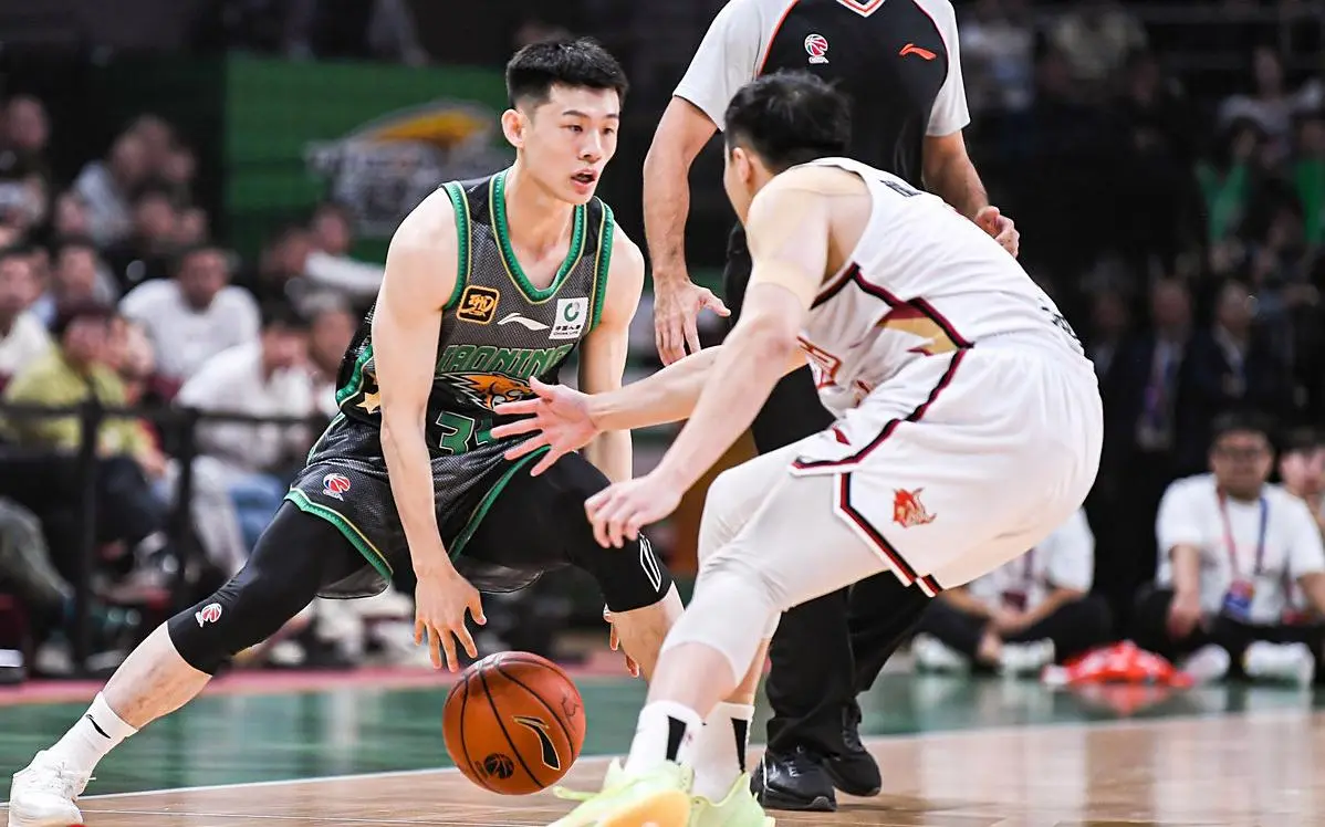 深圳队长续约两年，四川送CBA榜眼3年合同，北控找到替补后卫