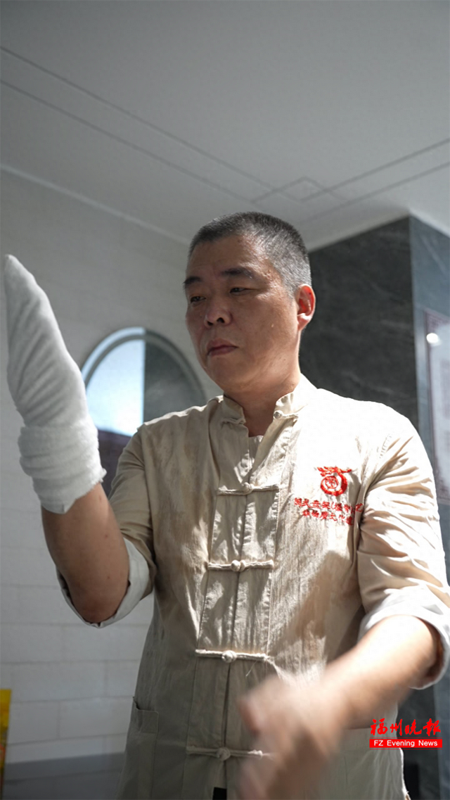 王忠：掌中乾坤大盘架技术高